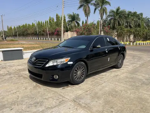 Toyota Camry XLE Keyless V6