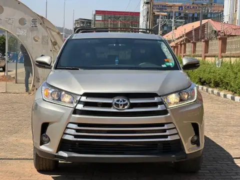 Toyota Highlander LE