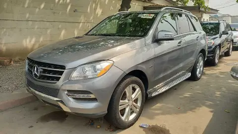 Mercedes Benz ML-Class ML350