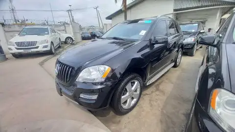 Mercedes Benz ML-Class ML350
