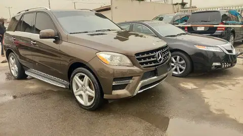 Mercedes Benz ML-Class ML350