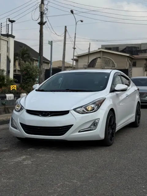 Hyundai Elantra Premium 