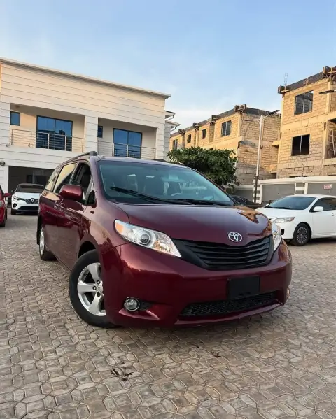 Toyota Sienna SE