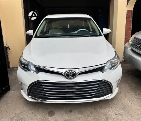 Toyota Avalon XLE 
