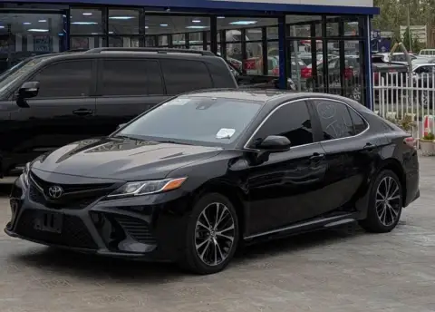 Toyota Camry SE 