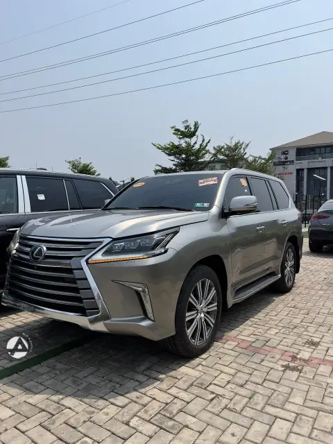 Lexus LX 570