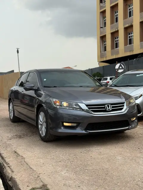 Honda Accord Touring V6