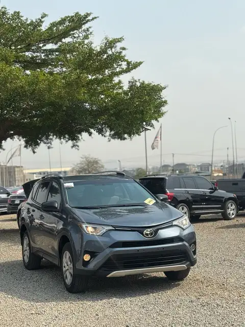 Toyota Rav4 LE AWD