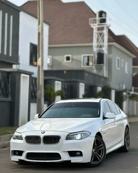 BMW 5 Series 528i