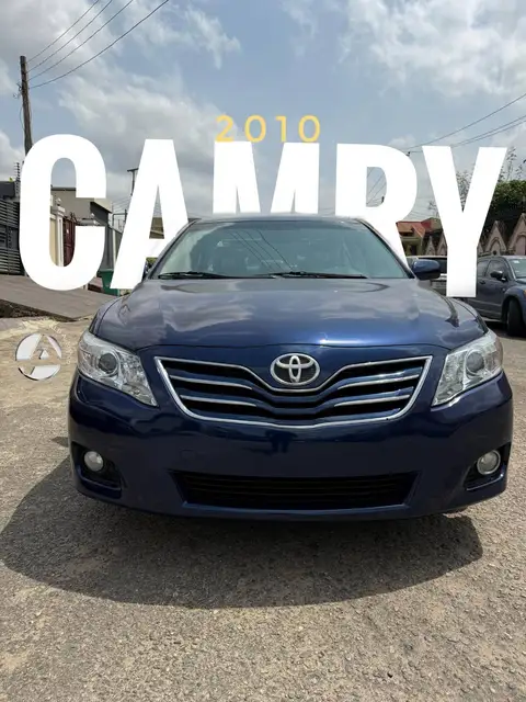 Toyota Camry XLE V6