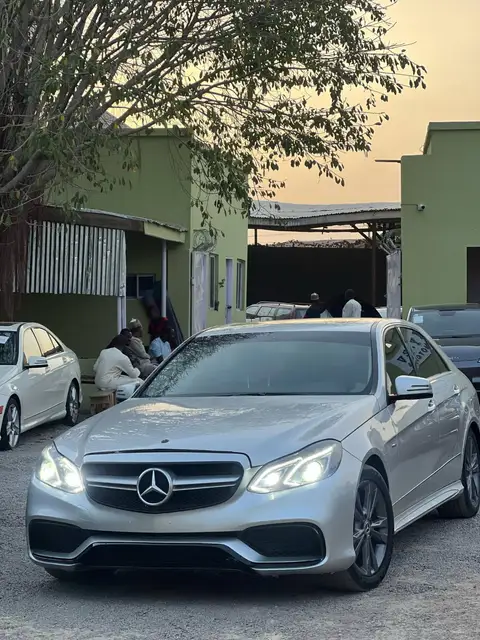 Mercedes Benz E-Class E350