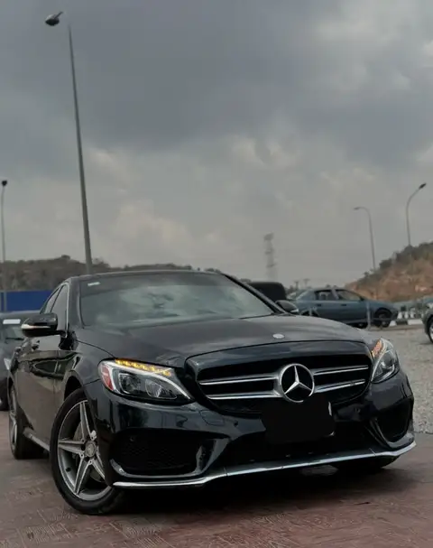 Mercedes Benz C-Class C300 Full Option 