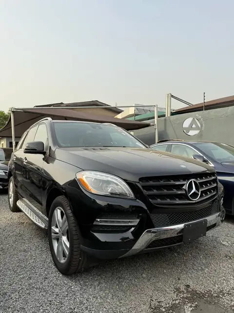 Mercedes Benz ML-Class ML350 4Matic(Fully Loaded)