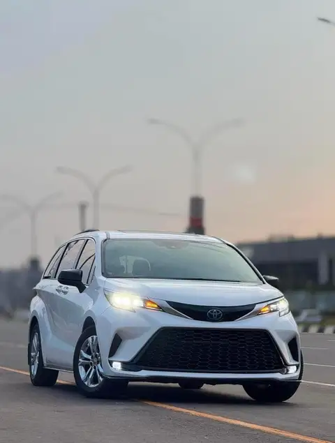 Toyota Sienna AWD