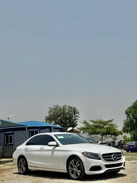 Mercedes Benz C-Class C300 Keyless 
