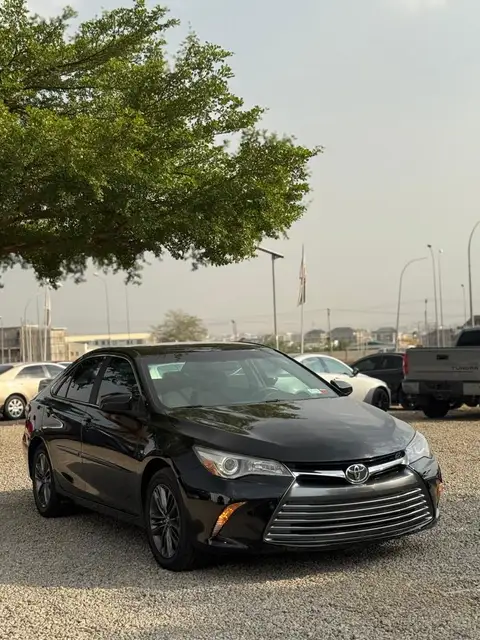 Toyota Camry SE