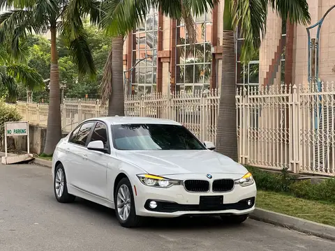 BMW 3 Series 320i