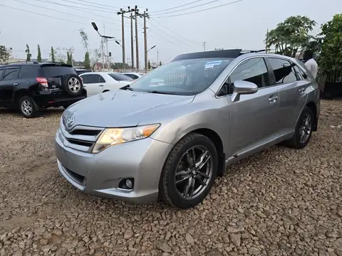 Toyota Venza With panoramic roof 
