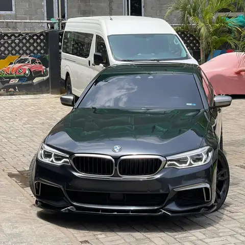 BMW 5 Series 550i M550i V8