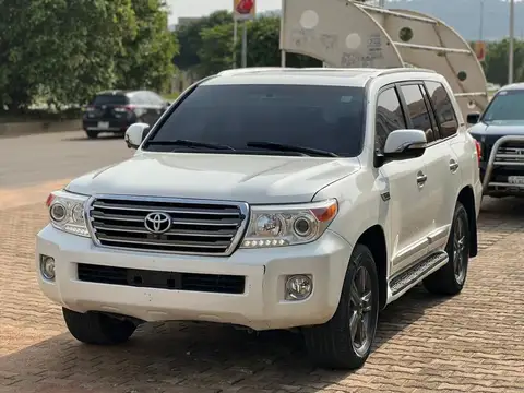 Toyota Land Cruiser V6