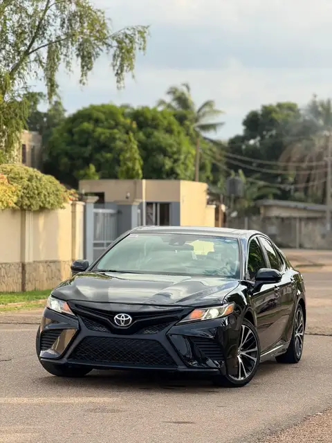 Toyota Camry SE