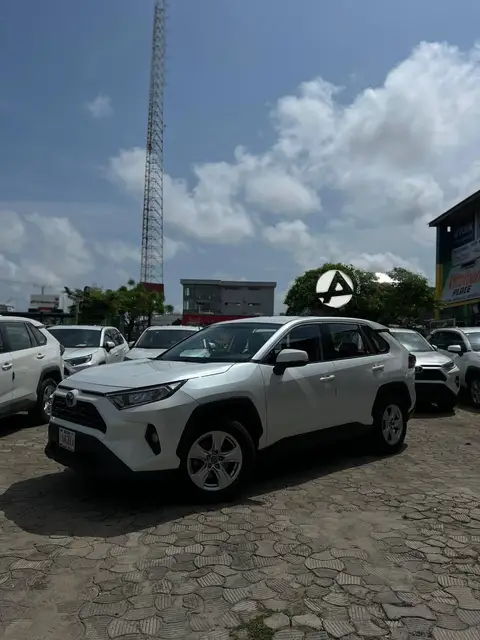 Toyota Rav4 XLE 