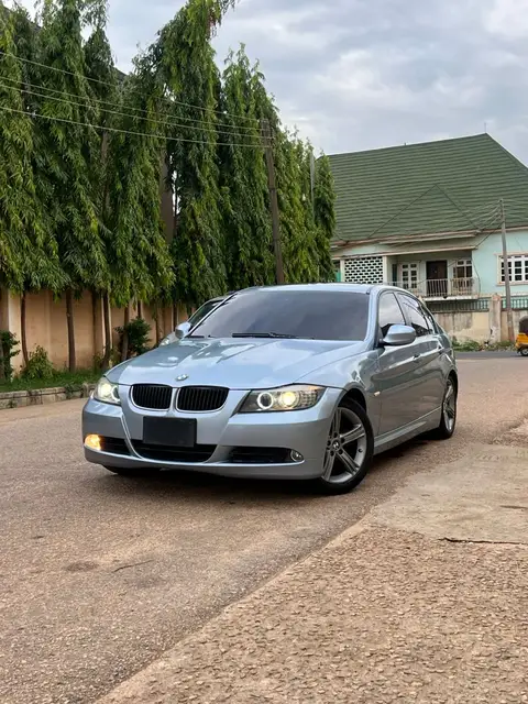 BMW 3 Series 328i