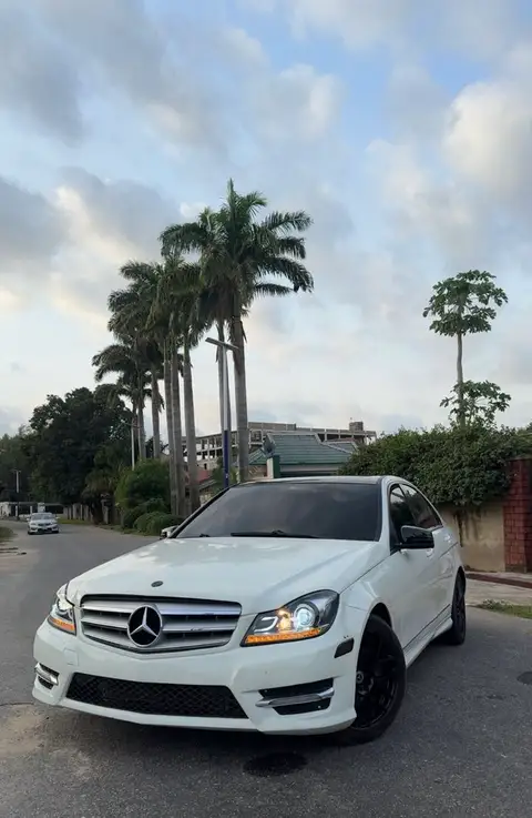 Mercedes Benz C-Class C300